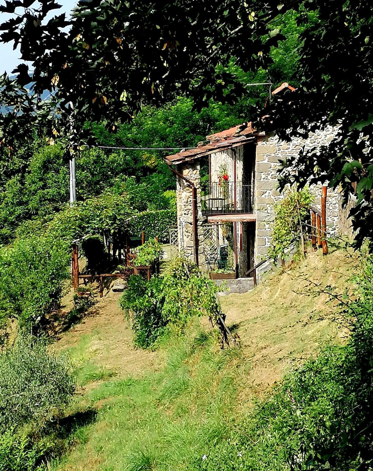 La Casa In Valli 35 Bagni di Lucca Exteriör bild